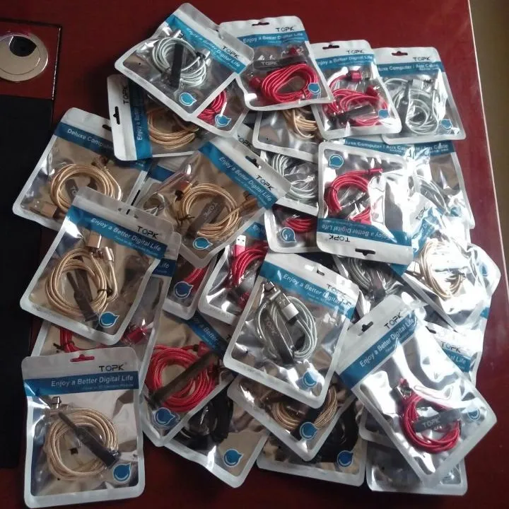 كيبل شحن مغناطيسي TOPK - صورة 1